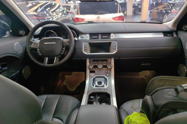 Used Land Rover Range Evoque 2015 2.0T Five-Door Zhiyao Edition Center Console