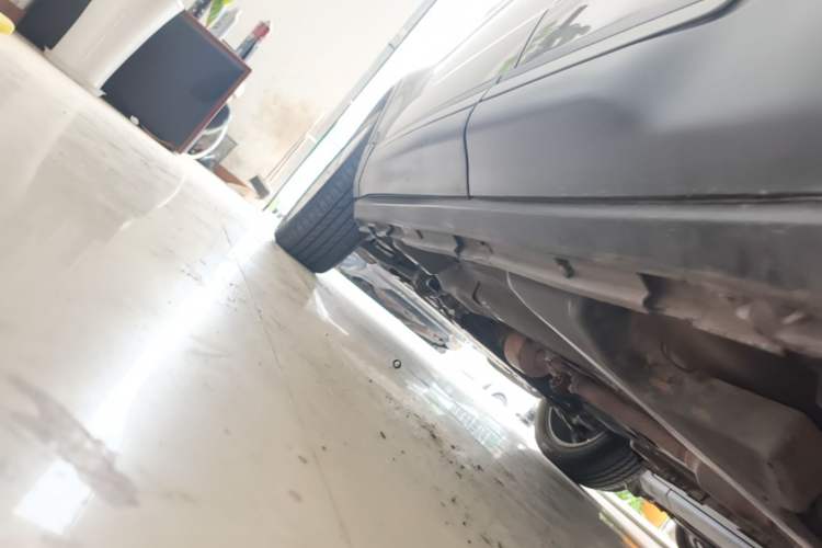 Used Land Rover Range Evoque 2015 2.0T Five-Door Zhiyao Edition Chassis Rear Left