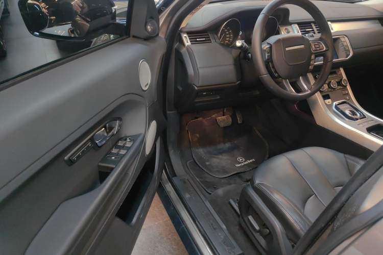 Used Land Rover Range Evoque 2015 2.0T Five-Door Zhiyao Edition Driver Seat