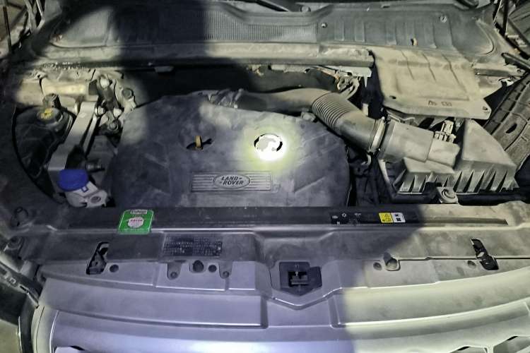 Used Land Rover Range Evoque 2015 2.0T YAMU Genesis Limited Edition Engine Bay