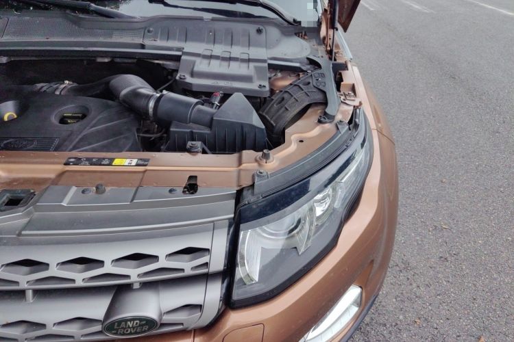 Used Land Rover Range Evoque 2015 2.0T Five-Door Zhiyao Edition Engine Bay Left