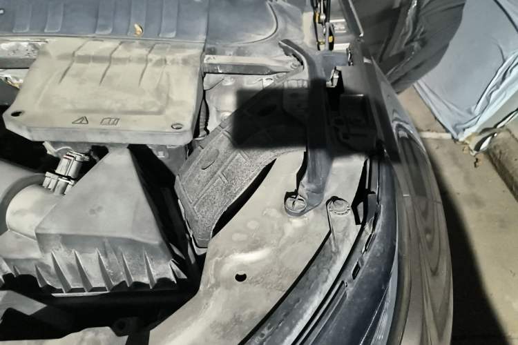 Used Land Rover Range Evoque 2015 2.0T YAMU Genesis Limited Edition Engine Bay Left