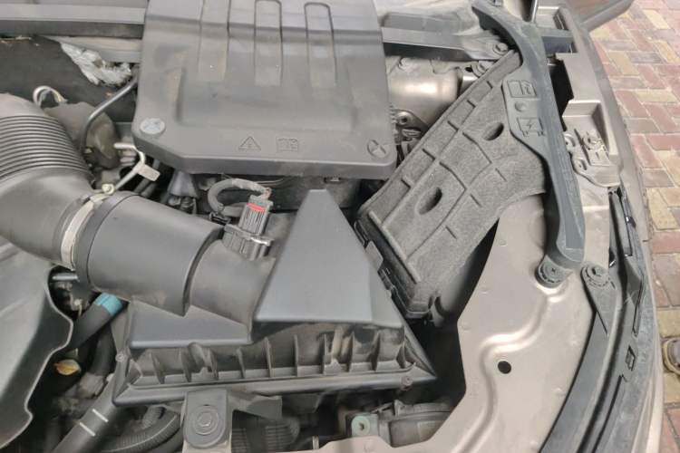 Used Land Rover Range Evoque 2015 2.0T Five-Door Fashion Edition Engine Bay Left