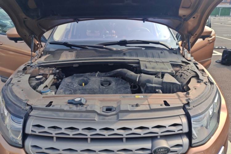 Used Land Rover Range Evoque 2015 2.0T Five-Door Zhiyao Edition Engine Bay