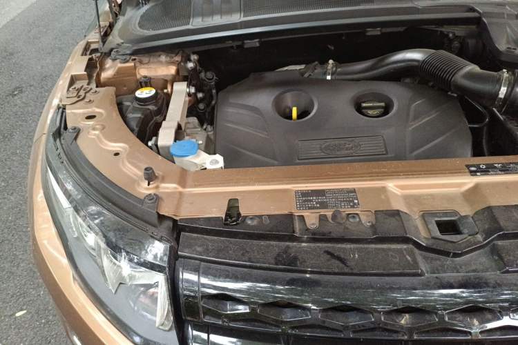 Used Land Rover Range Evoque 2015 2.0T 5-Door Ignite Edition Engine Bay Right