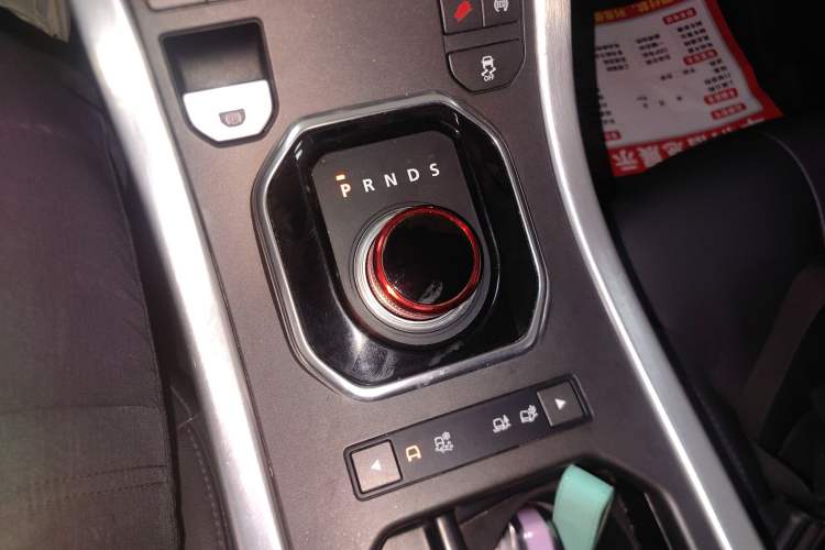Used Land Rover Range Evoque 2015 2.0T Five-Door Zhiyao Edition Gear Lever