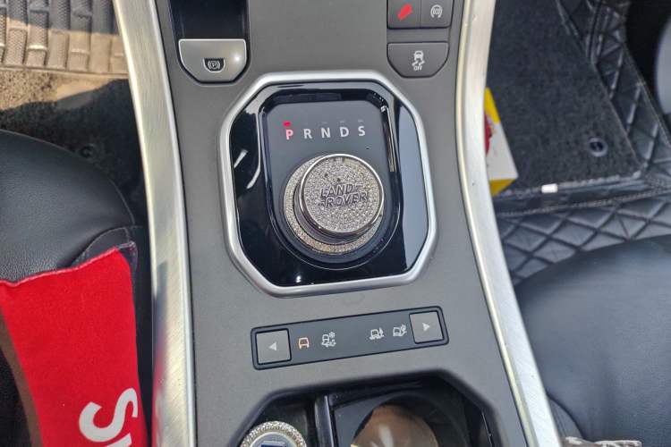 Used Land Rover Range Evoque 2015 2.0T Five-Door Zhiyao Edition Gear Lever