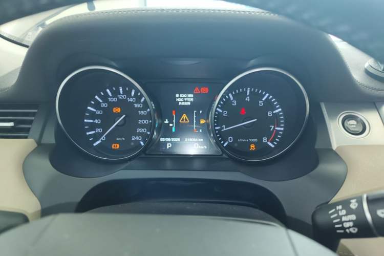 Used Land Rover Range Evoque 2015 2.0T Five-Door Zhiyao Edition Instrument Cluster