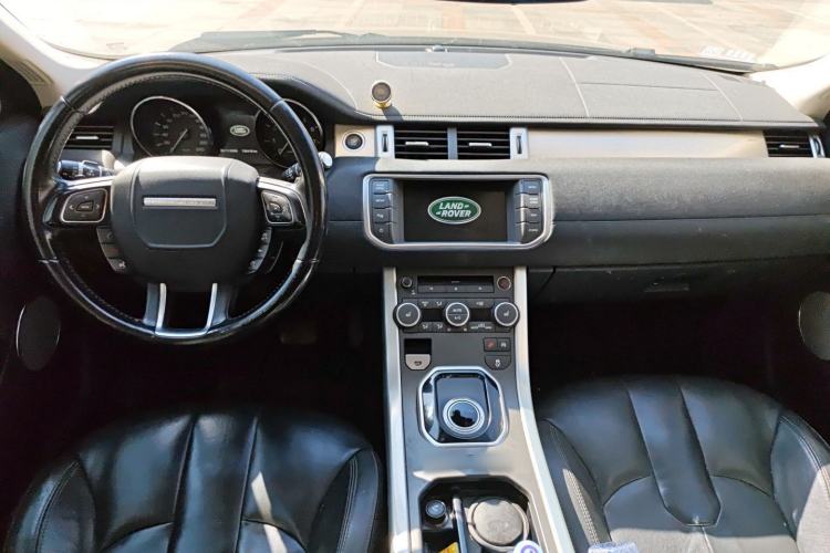 Used Land Rover Range Evoque 2015 2.0T Five-Door Zhiyao Edition Interior 2