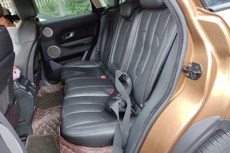Used Land Rover Range Evoque 2015 2.0T Five-Door Zhiyao Edition Left Rear Seat