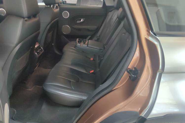 Used Land Rover Range Evoque 2015 2.0T Five-Door Zhiyao Edition Left Rear Seat