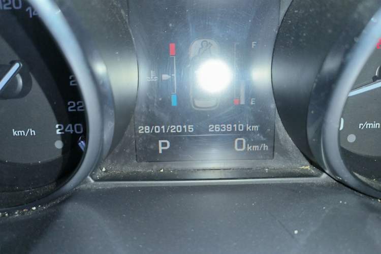 Used Land Rover Range Evoque 2015 2.0T YAMU Genesis Limited Edition Odometer Close Up
