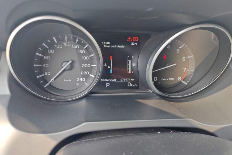 Used Land Rover Range Evoque 2015 2.0T Five-Door Zhiyao Edition Odometer Close Up