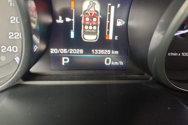 Used Land Rover Range Evoque 2015 2.0T Five-Door Sporty Edition Odometer Close Up