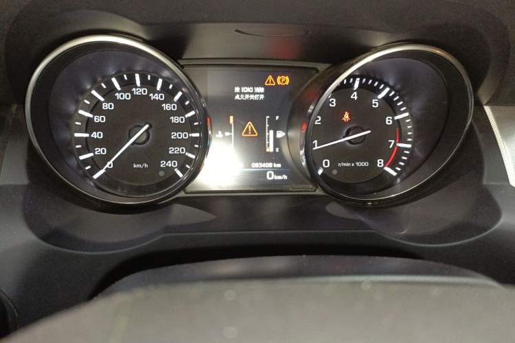 Used Land Rover Range Evoque 2015 2.0T 5-Door Ignite Edition Odometer Close Up