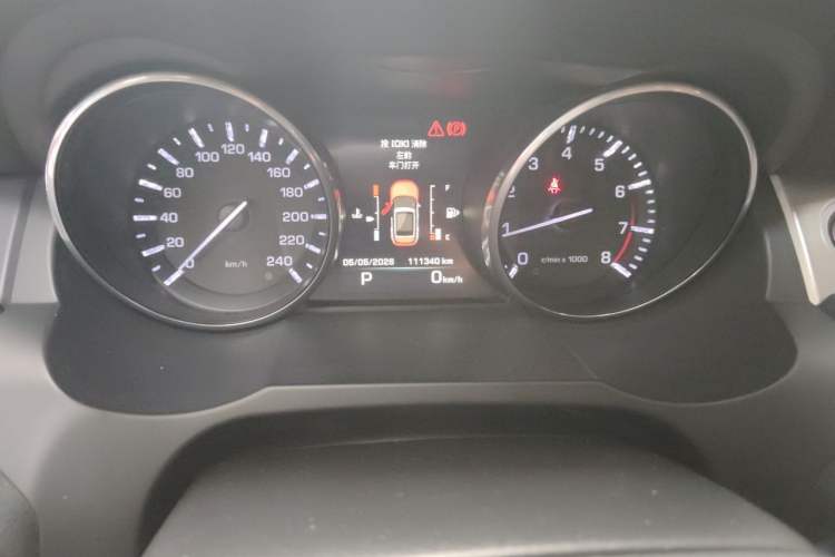 Used Land Rover Range Evoque 2015 2.0T Five-Door Fashion Edition Odometer Close Up