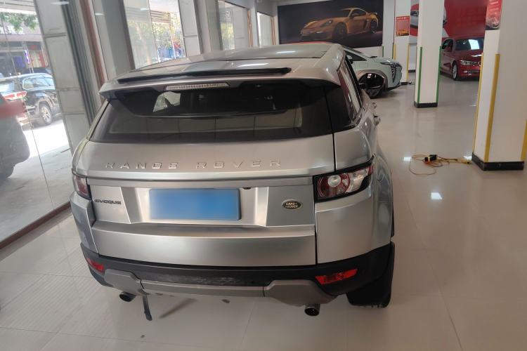 Used Land Rover Range Evoque 2015 2.0T Five-Door Zhiyao Edition Rear