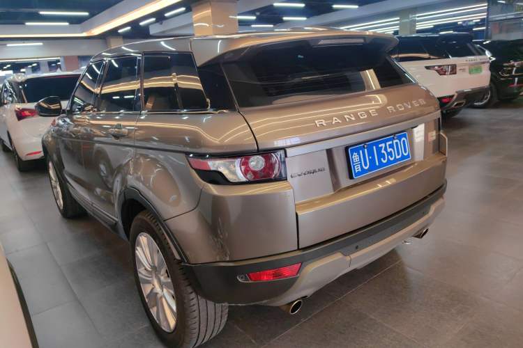 Used Land Rover Range Evoque 2015 2.0T Five-Door Zhiyao Edition Rear Left 45 Deg