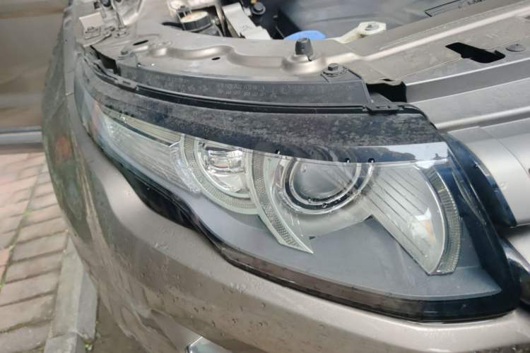 Used Land Rover Range Evoque 2015 2.0T Five-Door Fashion Edition Right Front Headlight