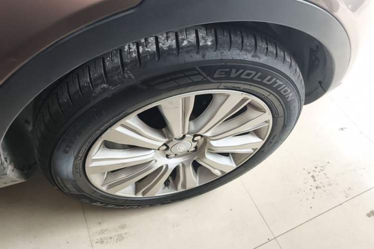 Used Land Rover Range Evoque 2015 2.0T Five-Door Zhiyao Edition Right Front Wheel Hub