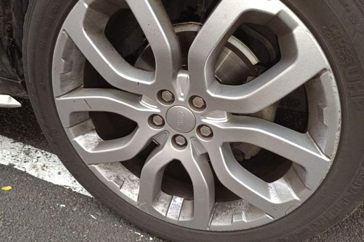 Used Land Rover Range Evoque 2015 2.0T 5-Door Ignite Edition Right Front Wheel Hub