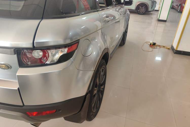 Used Land Rover Range Evoque 2015 2.0T Five-Door Zhiyao Edition Right Rear Taillight