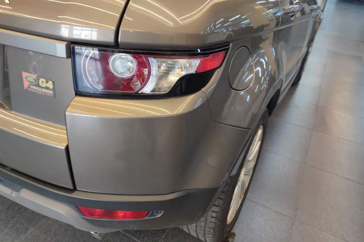 Used Land Rover Range Evoque 2015 2.0T Five-Door Zhiyao Edition Right Rear Taillight