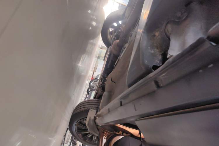 Used Land Rover Range Evoque 2015 2.0T Five-Door Zhiyao Edition Right Side Sill