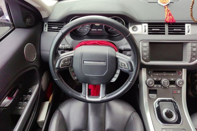 Used Land Rover Range Evoque 2015 2.0T Five-Door Zhiyao Edition Steering Wheel