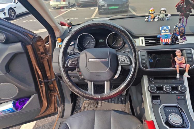 Used Land Rover Range Evoque 2015 2.0T Five-Door Zhiyao Edition Steering Wheel
