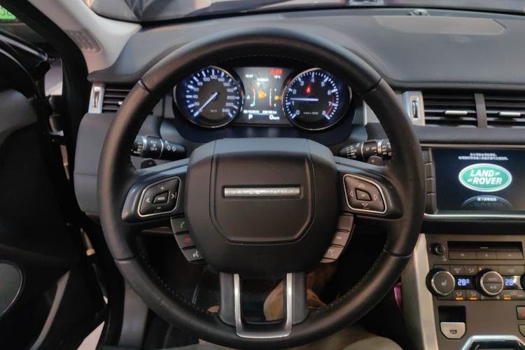 Used Land Rover Range Evoque 2015 2.0T Five-Door Zhiyao Edition Steering Wheel