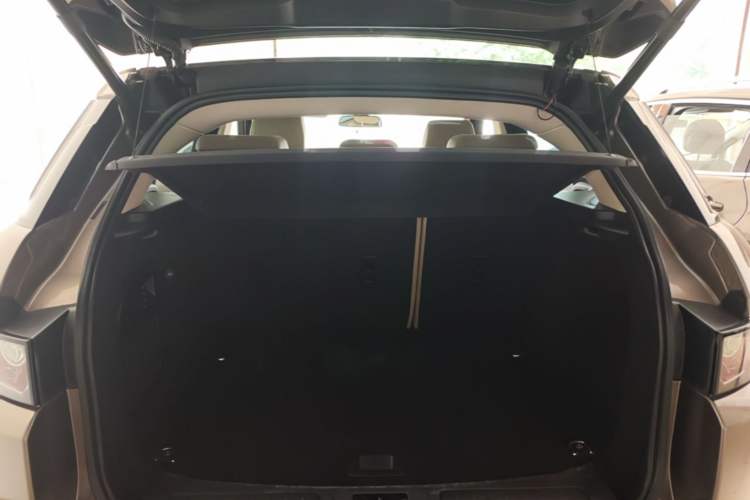 Used Land Rover Range Evoque 2015 2.0T Five-Door Zhiyao Edition Trunk