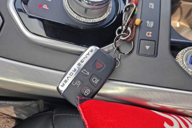 Used Land Rover Range Evoque 2015 2.0T Five-Door Zhiyao Edition Vehicle Key