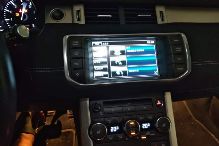 Used Land Rover Range Evoque 2015 2.0T Orange Edition Limited Model Audio And AC Panel