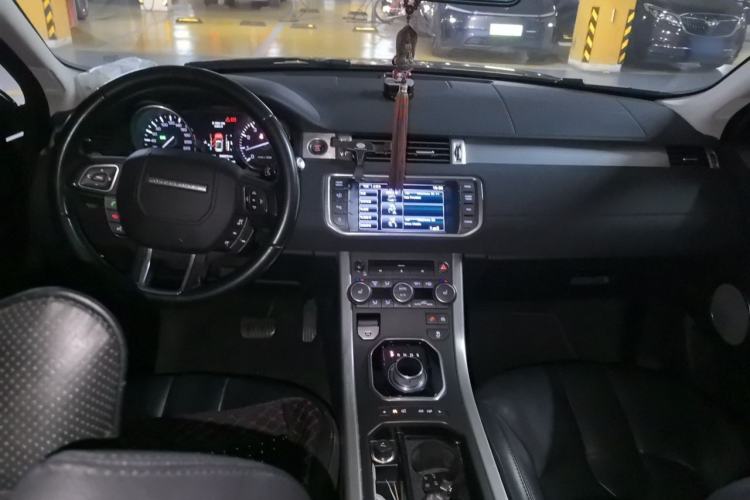 Used Land Rover Range Evoque 2015 2.0T 5-Door Luxury Edition Center Console