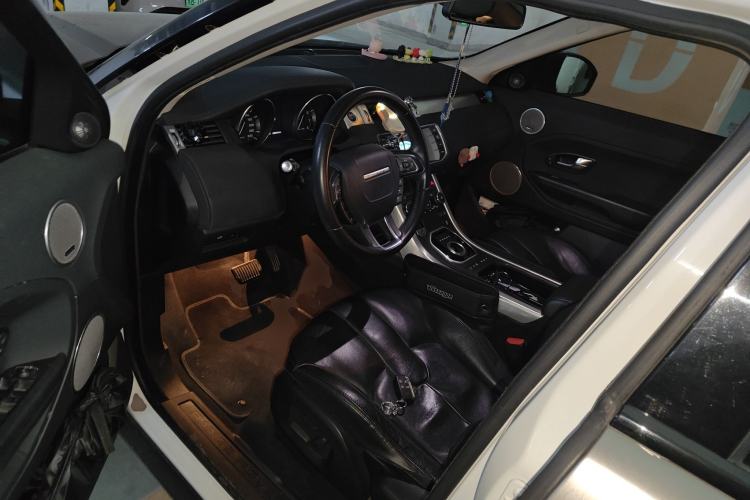 Used Land Rover Range Evoque 2015 2.0T 5-Door Luxury Edition Driver Seat