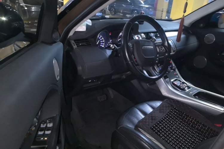 Used Land Rover Range Evoque 2015 2.0T 5-Door Luxury Edition Driver Seat