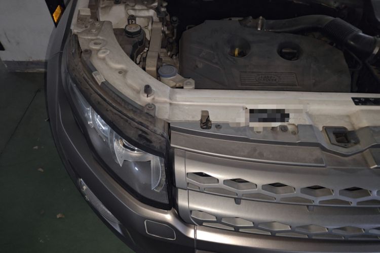 Used Land Rover Range Evoque 2015 2.0T 5-Door Luxury Edition Engine Bay Right