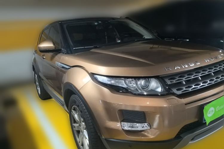 Used Land Rover Range Evoque 2015 2.0T 5-Door Luxury Edition Front Right 45 Deg