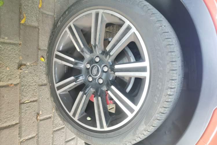 Used Land Rover Range Evoque 2015 2.0T Orange Edition Limited Model Right Front Wheel Hub