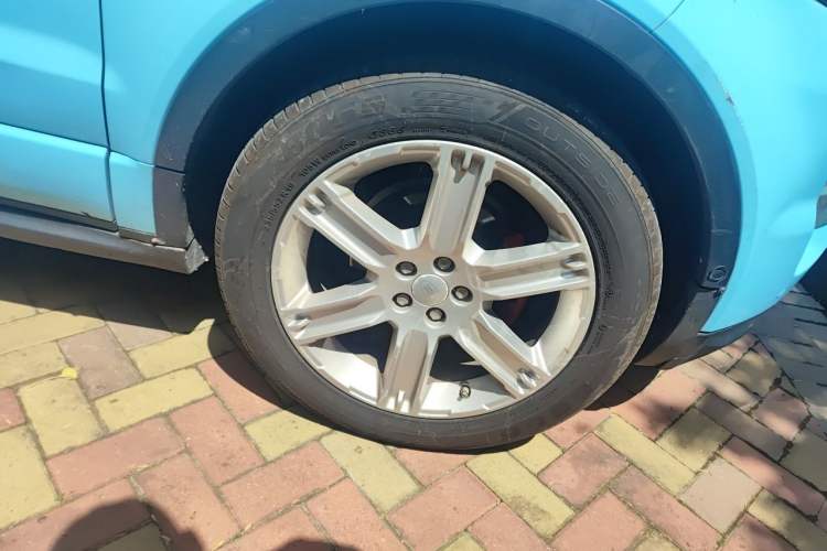 Used Land Rover Range Evoque 2015 2.0T Five-Door Sporty Edition Right Front Wheel Hub