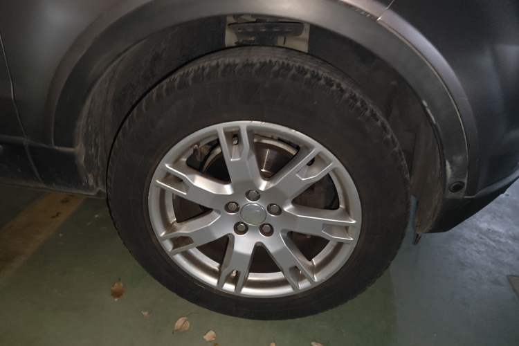 Used Land Rover Range Evoque 2015 2.0T 5-Door Luxury Edition Right Front Wheel Hub
