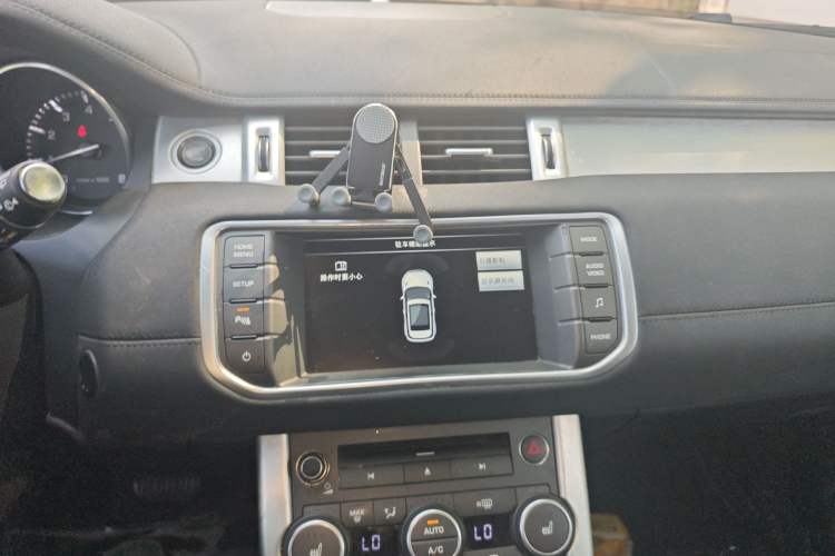 Used Land Rover Range Evoque 2015 2.0T Five-Door Fashion Edition Audio And AC Panel