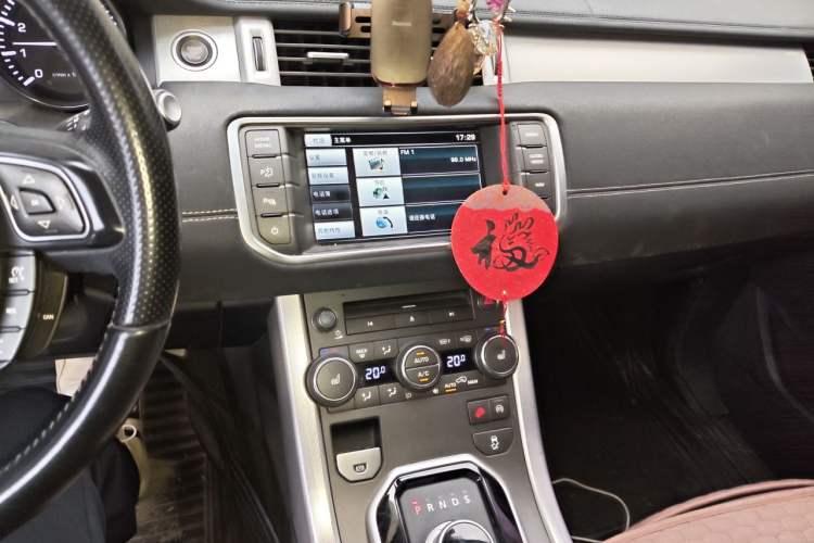 Used Land Rover Range Evoque 2015 2.0T Five-Door Sporty Edition Audio And AC Panel