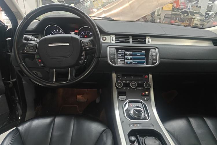 Used Land Rover Range Evoque 2015 2.0T Five-Door Zhiyao Edition Center Console