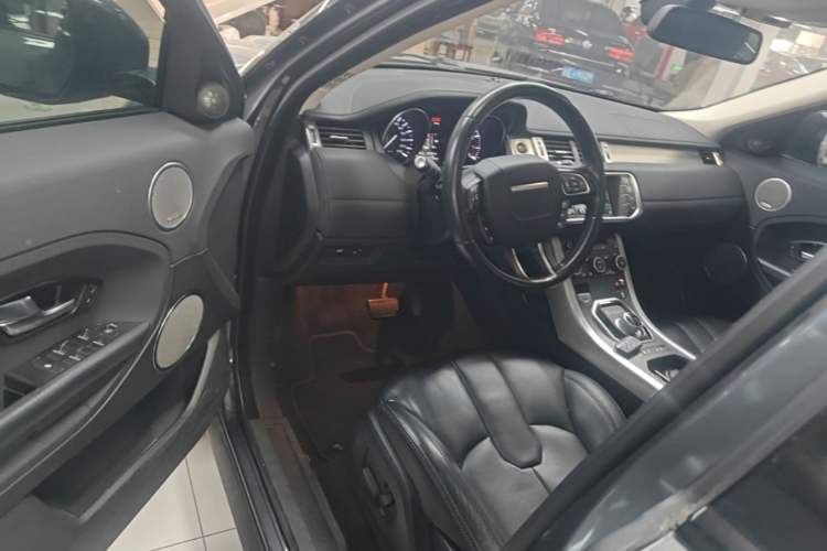 Used Land Rover Range Evoque 2015 2.0T Five-Door Zhiyao Edition Driver Seat