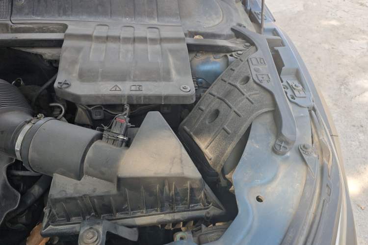 Used Land Rover Range Evoque 2015 2.0T Five-Door Fashion Edition Engine Bay Left