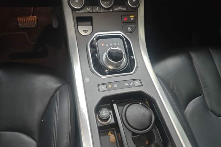 Used Land Rover Range Evoque 2015 2.0T Five-Door Zhiyao Edition Gear Lever