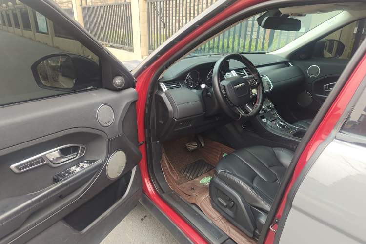 Used Land Rover Range Evoque 2015 2.0T Five-Door Zhiyao Edition Interior 2