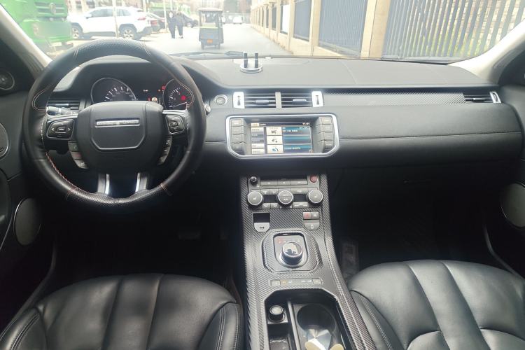 Used Land Rover Range Evoque 2015 2.0T Five-Door Zhiyao Edition Interior 3
